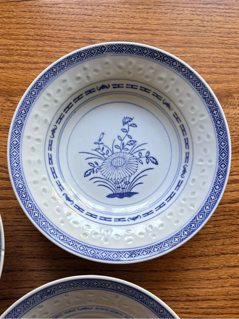 Vintage Jingdezhen Rice Grain Rice Bowl Porcelain Blue and White ~9 inches